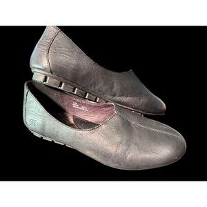 Born Flats Womans 7.5  Leather soft  Casual Comfort Slip On Split Top Ballet